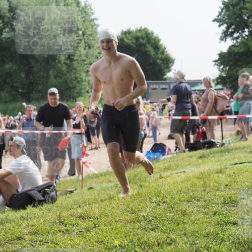 15.06.2025 - 27. Vierlanden-Triathlon KatJ http://msf.ph/oto/8002526 15.06.2025 09:58:20 Schwimmen 289, 321, 360 meine-sportfotos.de