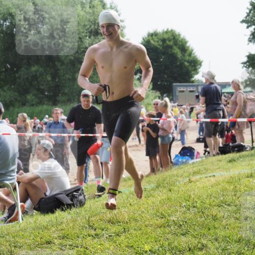 15.06.2025 - 27. Vierlanden-Triathlon KatJ http://msf.ph/oto/8002538 15.06.2025 09:58:20 Schwimmen 289, 321, 360 meine-sportfotos.de