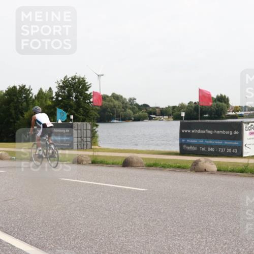 15.06.2025 - 27. Vierlanden-Triathlon H.Heesch http://msf.ph/oto/8002543 15.06.2025 10:28:47 Radfahren 26 meine-sportfotos.de