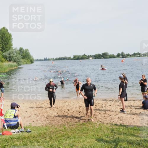21.06.2025 - 27. Vierlanden-Triathlon MichiJ http://msf.ph/oto/8002608 15.06.2026 10:05:21 Schwimmen 364, 382, 384, 393, 402, 409, 456 meine-sportfotos.de