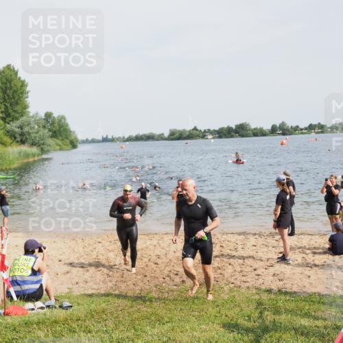 21.06.2025 - 27. Vierlanden-Triathlon MichiJ http://msf.ph/oto/8002635 15.06.2026 10:05:21 Schwimmen 364, 382, 384, 393, 402, 409, 456 meine-sportfotos.de