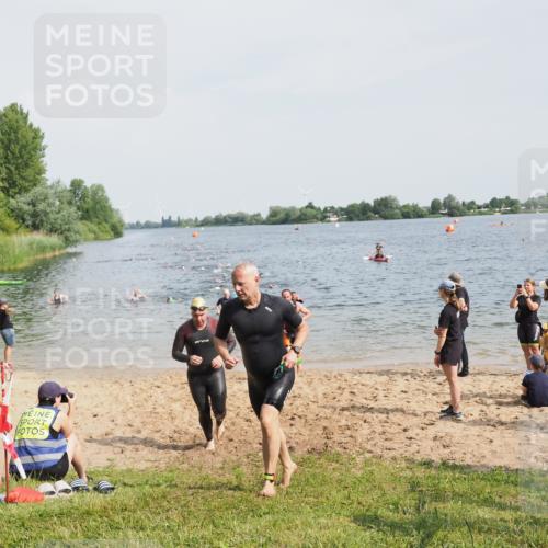 21.06.2025 - 27. Vierlanden-Triathlon MichiJ http://msf.ph/oto/8002641 15.06.2026 10:05:22 Schwimmen 364, 382, 384, 393, 402, 409, 456 meine-sportfotos.de