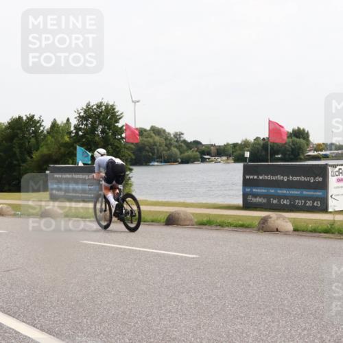 15.06.2025 - 27. Vierlanden-Triathlon H.Heesch http://msf.ph/oto/8002702 15.06.2025 10:28:51 Radfahren 26, 71, 200 meine-sportfotos.de