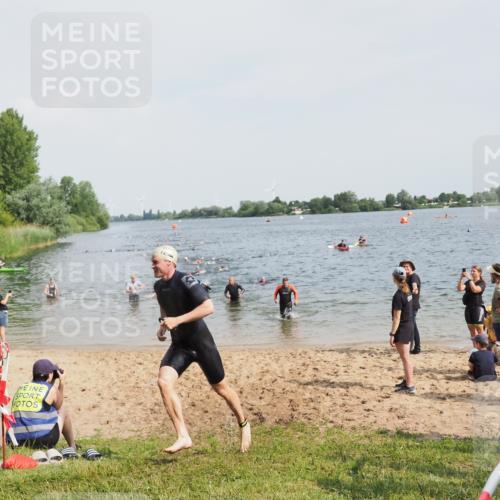 21.06.2025 - 27. Vierlanden-Triathlon MichiJ http://msf.ph/oto/8002719 15.06.2026 10:05:28 Schwimmen 378, 393, 402, 409, 456 meine-sportfotos.de