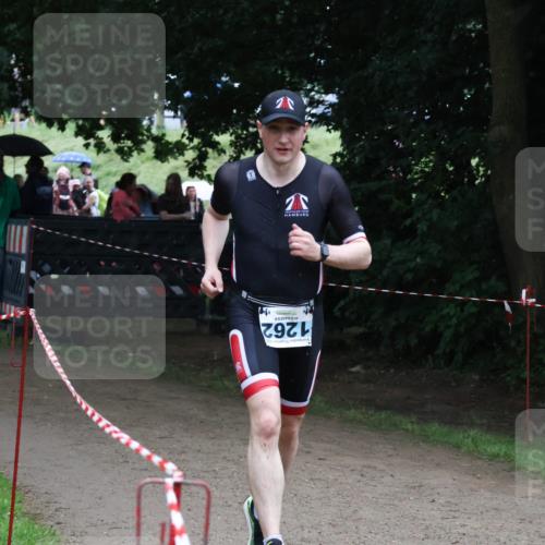 21.06.2025 - 27. Vierlanden-Triathlon Lena Gebhardt http://msf.ph/oto/8002773 15.06.2025 14:10:37 Laufen 1262 meine-sportfotos.de