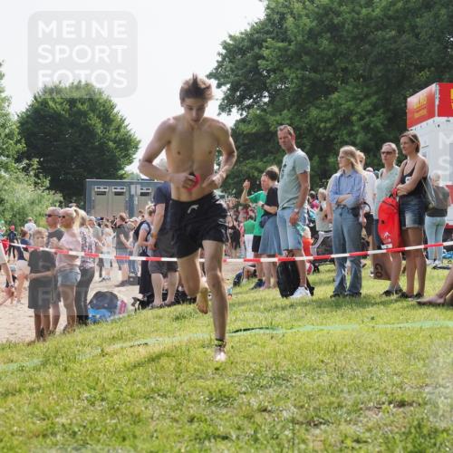 15.06.2025 - 27. Vierlanden-Triathlon KatJ http://msf.ph/oto/8002774 15.06.2025 09:58:47 Schwimmen 269 meine-sportfotos.de