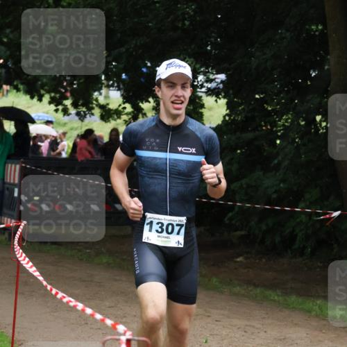 21.06.2025 - 27. Vierlanden-Triathlon Lena Gebhardt http://msf.ph/oto/8002809 15.06.2025 14:10:55 Laufen 202, 1307, 14 meine-sportfotos.de