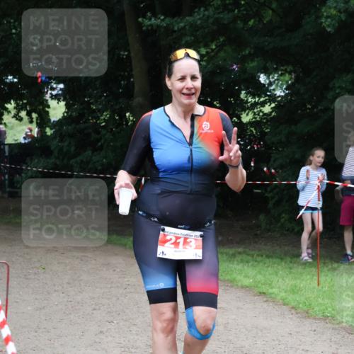 21.06.2025 - 27. Vierlanden-Triathlon Lena Gebhardt http://msf.ph/oto/8002960 15.06.2025 14:14:02 Laufen 202, 213, 4 meine-sportfotos.de
