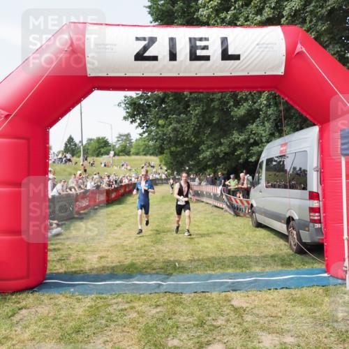 21.06.2025 - 27. Vierlanden-Triathlon MichiJ http://msf.ph/oto/8003019 15.06.2026 11:27:08 Ziel 362 meine-sportfotos.de