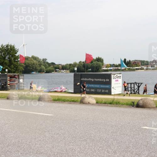 21.06.2025 - 27. Vierlanden-Triathlon H.Heesch http://msf.ph/oto/8003044 15.06.2025 11:47:37 Radfahren 649, 934 meine-sportfotos.de