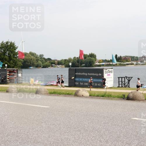 21.06.2025 - 27. Vierlanden-Triathlon H.Heesch http://msf.ph/oto/8003108 15.06.2025 11:47:50 Radfahren 82, 108, 829 meine-sportfotos.de