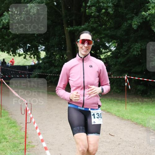 21.06.2025 - 27. Vierlanden-Triathlon Lena Gebhardt http://msf.ph/oto/8003160 15.06.2025 14:15:38 Laufen 130 meine-sportfotos.de