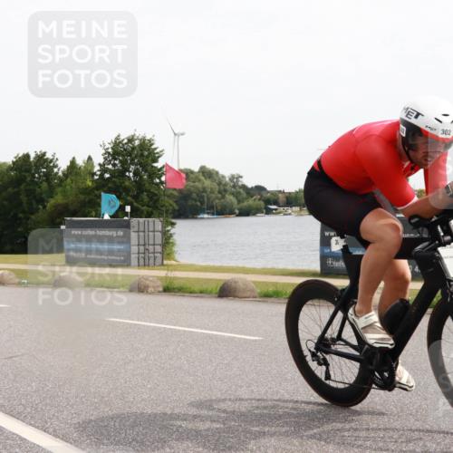 15.06.2025 - 27. Vierlanden-Triathlon H.Heesch http://msf.ph/oto/8003162 15.06.2025 10:29:04 Radfahren 104, 302, 313, 488 meine-sportfotos.de