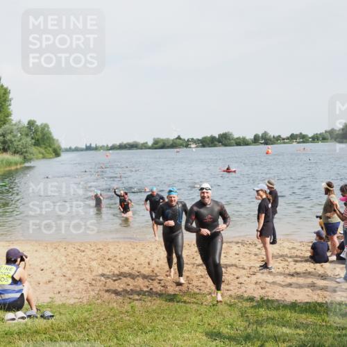 21.06.2025 - 27. Vierlanden-Triathlon MichiJ http://msf.ph/oto/8003184 15.06.2026 10:05:47 Schwimmen 392, 401, 413, 435, 442, 450 meine-sportfotos.de