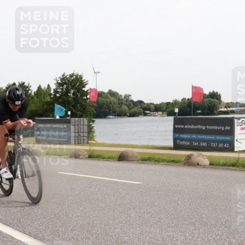 15.06.2025 - 27. Vierlanden-Triathlon H.Heesch http://msf.ph/oto/8003187 15.06.2025 10:29:16 Radfahren 122, 128, 616 meine-sportfotos.de