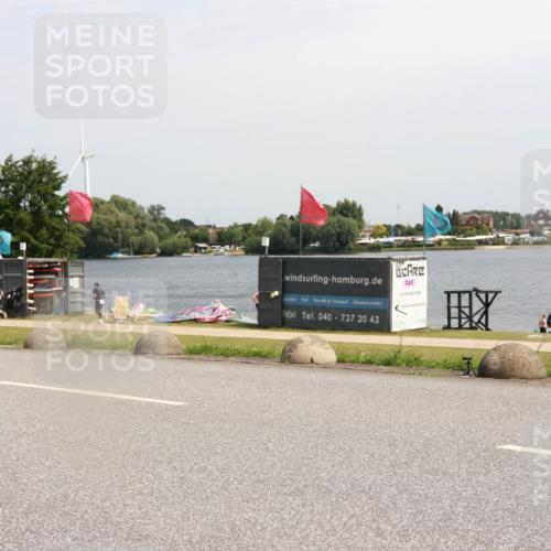 21.06.2025 - 27. Vierlanden-Triathlon H.Heesch http://msf.ph/oto/8003192 15.06.2025 11:47:54 Radfahren 82, 706, 829 meine-sportfotos.de