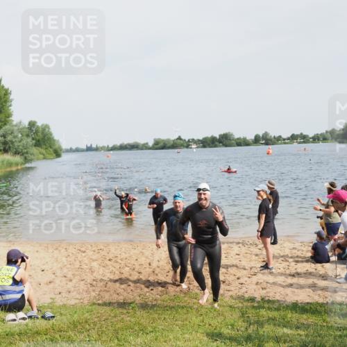 21.06.2025 - 27. Vierlanden-Triathlon MichiJ http://msf.ph/oto/8003210 15.06.2026 10:05:47 Schwimmen 392, 401, 413, 435, 442, 450 meine-sportfotos.de