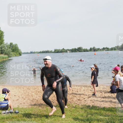21.06.2025 - 27. Vierlanden-Triathlon MichiJ http://msf.ph/oto/8003241 15.06.2026 10:05:48 Schwimmen 392, 401, 435, 442, 450, 458 meine-sportfotos.de