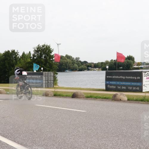 15.06.2025 - 27. Vierlanden-Triathlon H.Heesch http://msf.ph/oto/8003263 15.06.2025 10:29:19 Radfahren 64, 122, 128 meine-sportfotos.de