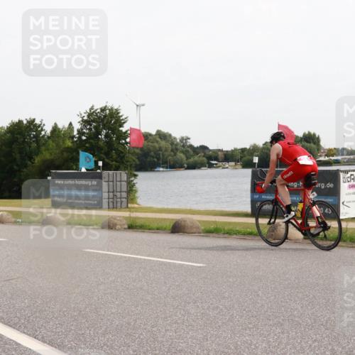 15.06.2025 - 27. Vierlanden-Triathlon H.Heesch http://msf.ph/oto/8003288 15.06.2025 10:29:21 Radfahren 64, 122, 128 meine-sportfotos.de