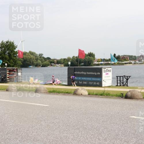 21.06.2025 - 27. Vierlanden-Triathlon H.Heesch http://msf.ph/oto/8003290 15.06.2025 11:47:59 Radfahren 706 meine-sportfotos.de
