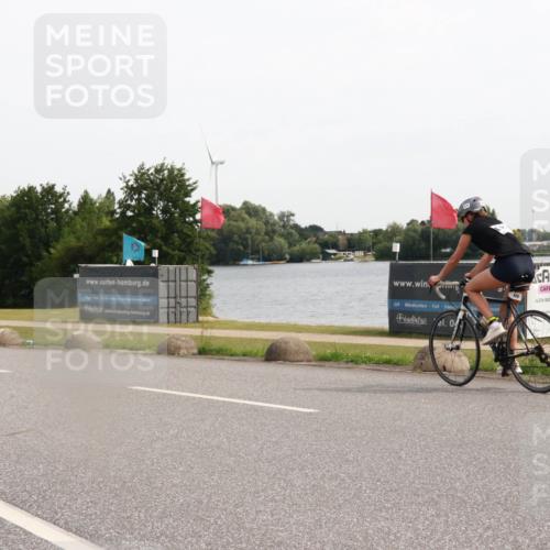 15.06.2025 - 27. Vierlanden-Triathlon H.Heesch http://msf.ph/oto/8003310 15.06.2025 10:29:23 Radfahren 16, 64, 122 meine-sportfotos.de