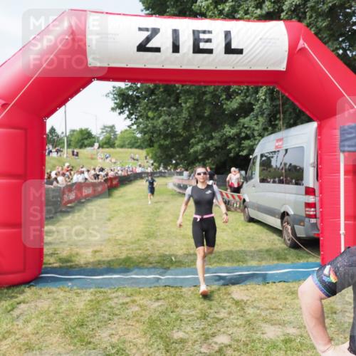21.06.2025 - 27. Vierlanden-Triathlon MichiJ http://msf.ph/oto/8003317 15.06.2026 11:27:22 Ziel 369, 490, 565 meine-sportfotos.de