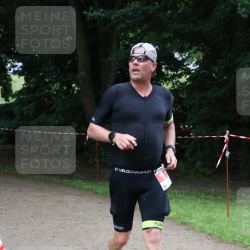 21.06.2025 - 27. Vierlanden-Triathlon Lena Gebhardt http://msf.ph/oto/8003346 15.06.2025 14:16:25 Laufen  meine-sportfotos.de