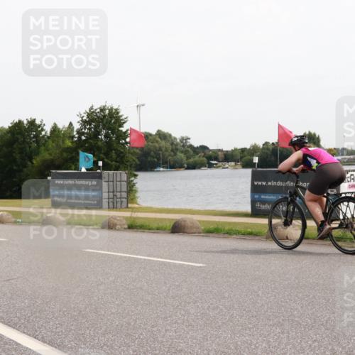 15.06.2025 - 27. Vierlanden-Triathlon H.Heesch http://msf.ph/oto/8003368 15.06.2025 10:29:26 Radfahren 16, 64, 629 meine-sportfotos.de