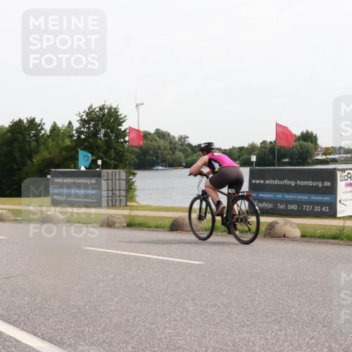 15.06.2025 - 27. Vierlanden-Triathlon H.Heesch http://msf.ph/oto/8003377 15.06.2025 10:29:27 Radfahren 16, 64, 629 meine-sportfotos.de