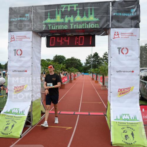 15.06.2025 - 7 Türme Triathlon Michael Strokosch http://msf.ph/oto/8003391 15.06.2025 14:41:01 Ziel 415, 487, 596 meine-sportfotos.de