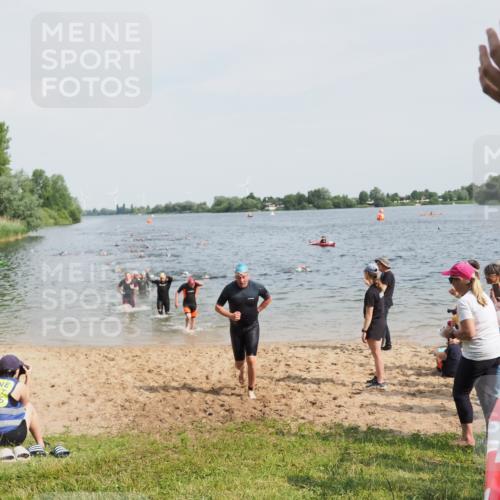 21.06.2025 - 27. Vierlanden-Triathlon MichiJ http://msf.ph/oto/8003400 15.06.2026 10:05:50 Schwimmen 372, 392, 435, 442, 450, 458 meine-sportfotos.de