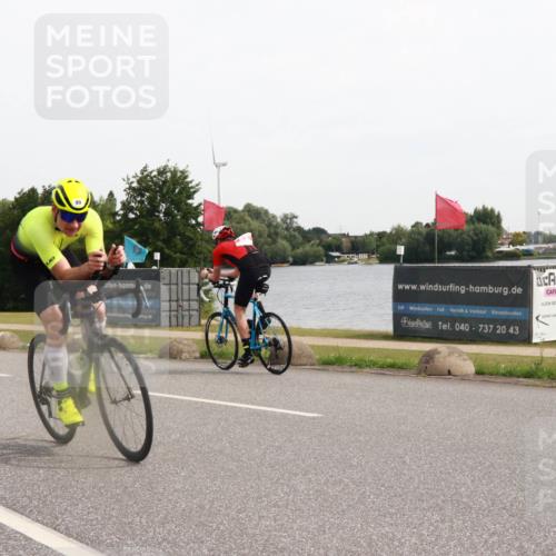 15.06.2025 - 27. Vierlanden-Triathlon H.Heesch http://msf.ph/oto/8003417 15.06.2025 10:29:37 Radfahren 99, 262 meine-sportfotos.de