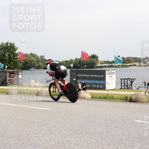 21.06.2025 - 27. Vierlanden-Triathlon H.Heesch http://msf.ph/oto/8003427 15.06.2025 11:48:32 Radfahren 223, 816, 866 meine-sportfotos.de