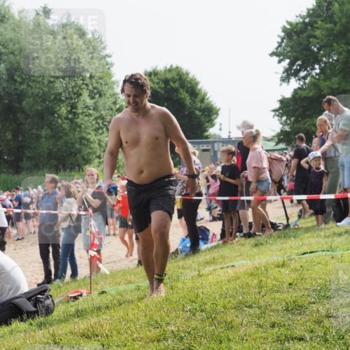 15.06.2025 - 27. Vierlanden-Triathlon KatJ http://msf.ph/oto/8003429 15.06.2025 10:00:19 Schwimmen 290 meine-sportfotos.de