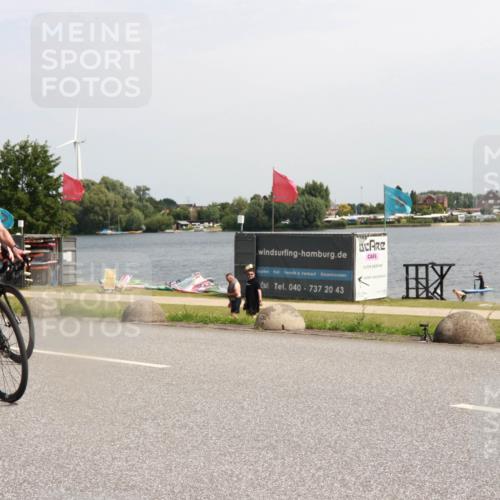 21.06.2025 - 27. Vierlanden-Triathlon H.Heesch http://msf.ph/oto/8003435 15.06.2025 11:48:33 Radfahren 223, 781, 816, 866 meine-sportfotos.de