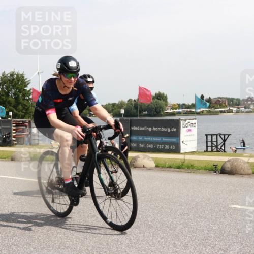21.06.2025 - 27. Vierlanden-Triathlon H.Heesch http://msf.ph/oto/8003439 15.06.2025 11:48:33 Radfahren 223, 781, 816, 866 meine-sportfotos.de