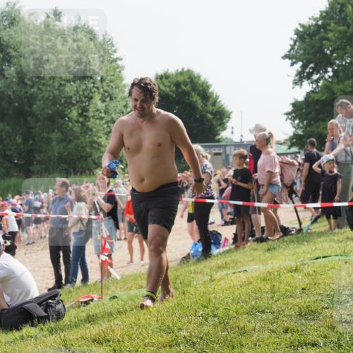 15.06.2025 - 27. Vierlanden-Triathlon KatJ http://msf.ph/oto/8003440 15.06.2025 10:00:19 Schwimmen 290 meine-sportfotos.de
