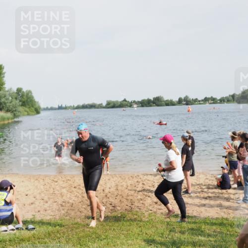 21.06.2025 - 27. Vierlanden-Triathlon MichiJ http://msf.ph/oto/8003454 15.06.2026 10:05:52 Schwimmen 372, 392, 410, 435, 442, 450, 458 meine-sportfotos.de