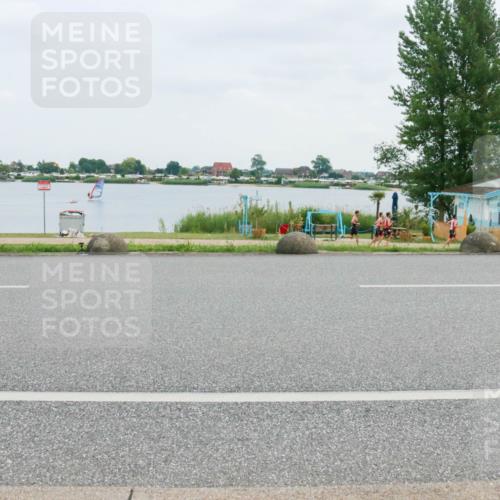 21.06.2025 - 27. Vierlanden-Triathlon H.Heesch http://msf.ph/oto/8003457 15.06.2025 12:49:31 Radfahren 940, 976 meine-sportfotos.de