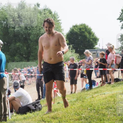 15.06.2025 - 27. Vierlanden-Triathlon KatJ http://msf.ph/oto/8003463 15.06.2025 10:00:20 Schwimmen 290 meine-sportfotos.de