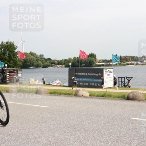 21.06.2025 - 27. Vierlanden-Triathlon H.Heesch http://msf.ph/oto/8003481 15.06.2025 11:49:00 Radfahren 739, 836, 846 meine-sportfotos.de