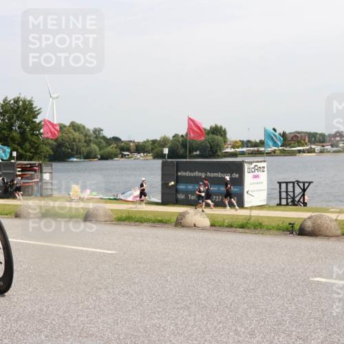 21.06.2025 - 27. Vierlanden-Triathlon H.Heesch http://msf.ph/oto/8003485 15.06.2025 11:49:01 Radfahren 739, 799, 836, 846 meine-sportfotos.de