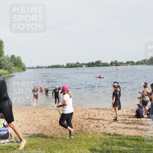 21.06.2025 - 27. Vierlanden-Triathlon MichiJ http://msf.ph/oto/8003486 15.06.2026 10:05:53 Schwimmen 372, 392, 410, 435, 442, 450, 458 meine-sportfotos.de
