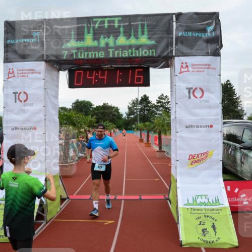 15.06.2025 - 7 Türme Triathlon Michael Strokosch http://msf.ph/oto/8003491 15.06.2025 14:41:16 Ziel 625 meine-sportfotos.de