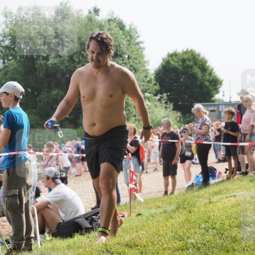 15.06.2025 - 27. Vierlanden-Triathlon KatJ http://msf.ph/oto/8003499 15.06.2025 10:00:20 Schwimmen 290 meine-sportfotos.de