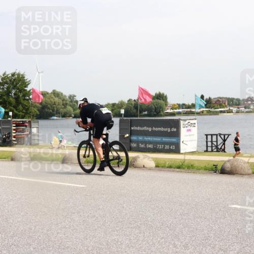 21.06.2025 - 27. Vierlanden-Triathlon H.Heesch http://msf.ph/oto/8003502 15.06.2025 11:49:11 Radfahren 773 meine-sportfotos.de