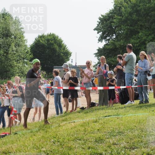 15.06.2025 - 27. Vierlanden-Triathlon KatJ http://msf.ph/oto/8003518 15.06.2025 10:02:18 Schwimmen 317 meine-sportfotos.de