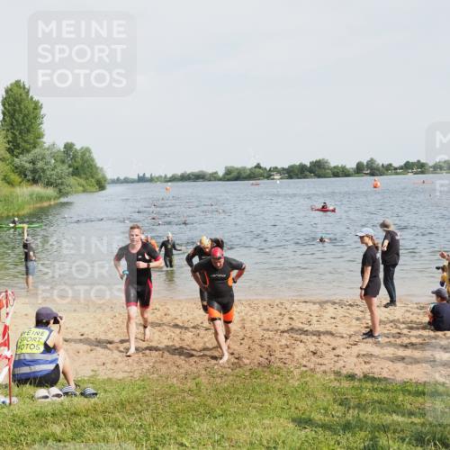 21.06.2025 - 27. Vierlanden-Triathlon MichiJ http://msf.ph/oto/8003557 15.06.2026 10:05:57 Schwimmen 362, 372, 410, 435, 458 meine-sportfotos.de