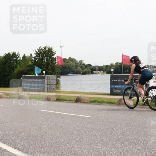 15.06.2025 - 27. Vierlanden-Triathlon H.Heesch http://msf.ph/oto/8003574 15.06.2025 10:29:53 Radfahren 61, 226 meine-sportfotos.de